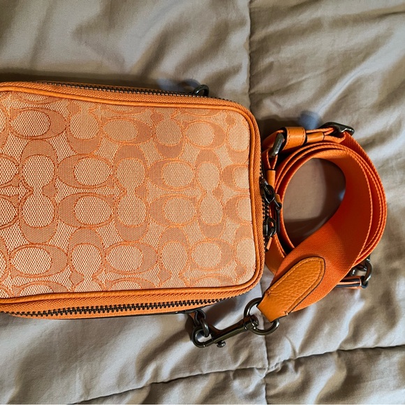 Coach unisex Staton crossbody - Picture 2 of 6